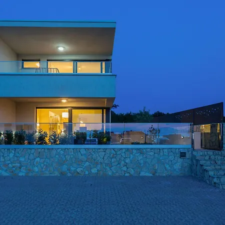 Larus By Interhome * Malinska