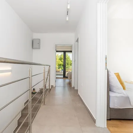 Larus By Interhome Case de vacanță