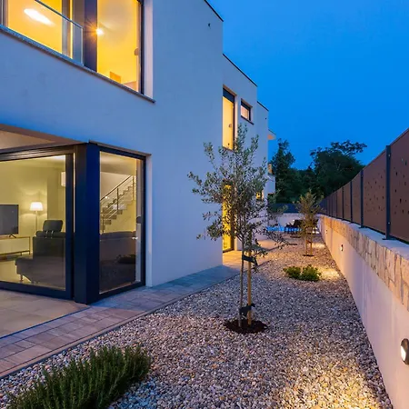 Larus By Interhome Case de vacanță