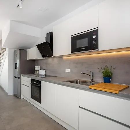 Larus By Interhome *