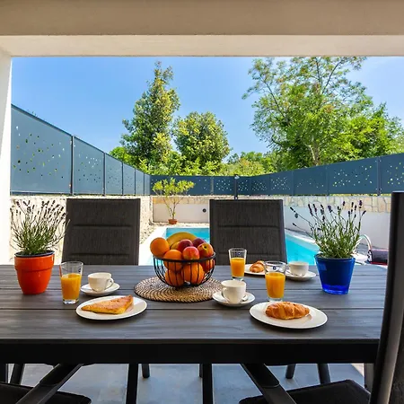 Larus By Interhome Case de vacanță *