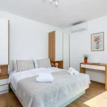 Larus By Interhome